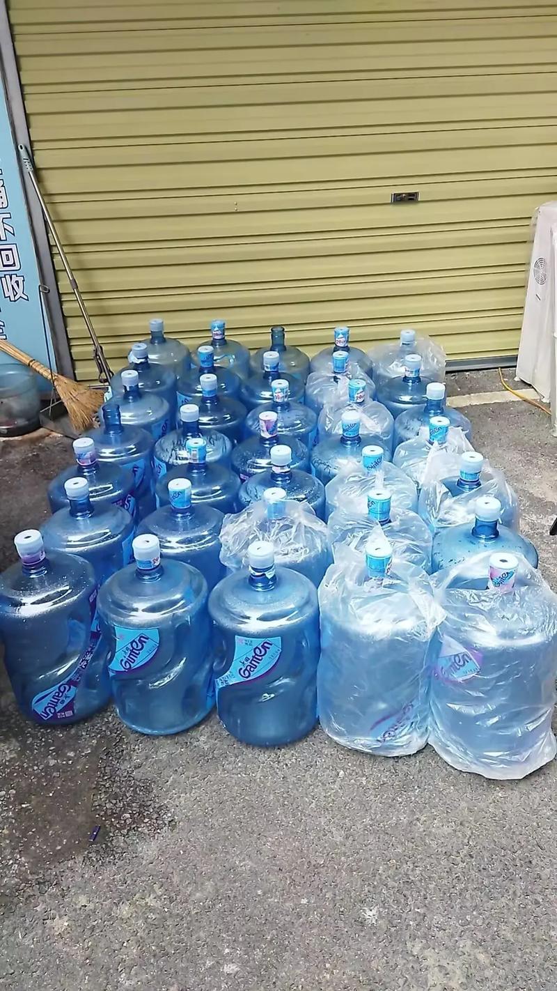 景甜桶裝水配送 一站式飲用水服務(wù)，滿足您的飲水需求